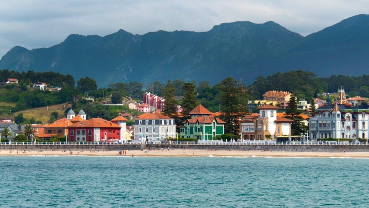 Playa de Santa Marina y Paseo de Ribadesella