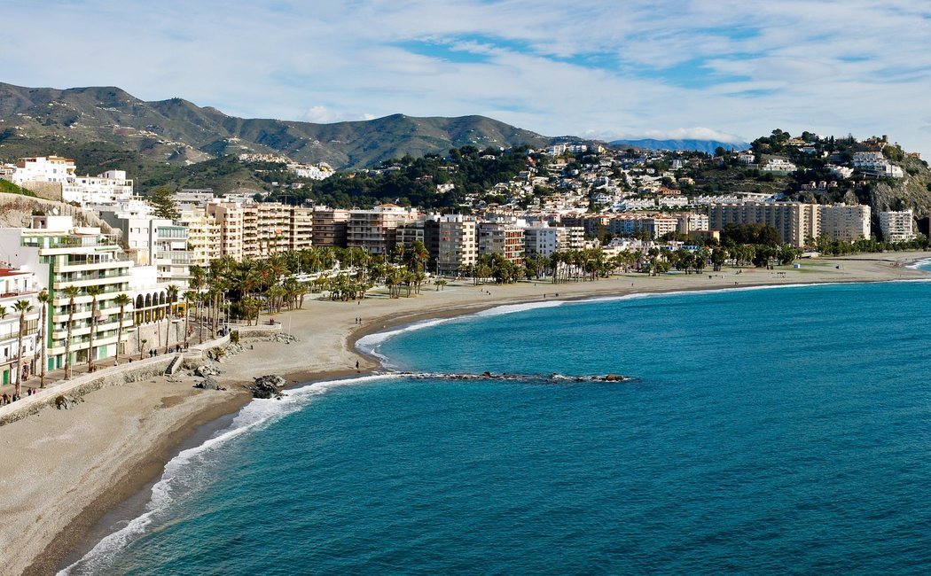 De Motril a Almuñecar: descubre la Costa Tropical, el tesoro mejor guardado de Granada