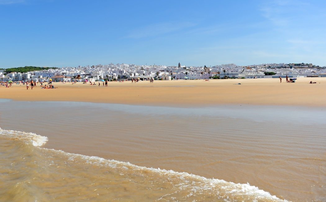 Qué ver y qué hacer en Conil de la Frontera, el paradisíaco pueblo blanco de la Costa de la Luz