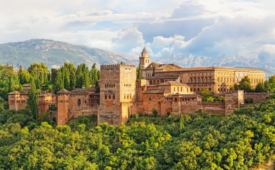 Todo lo que tienes que saber de la Alhambra de Granada para preparar tu visita a esta mágica ciudad palatina